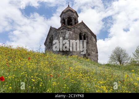 Torre campanaria: Monastero di Haghpat, regione di Lori, Armenia. Sito patrimonio dell'umanità dell'UNESCO. Foto Stock