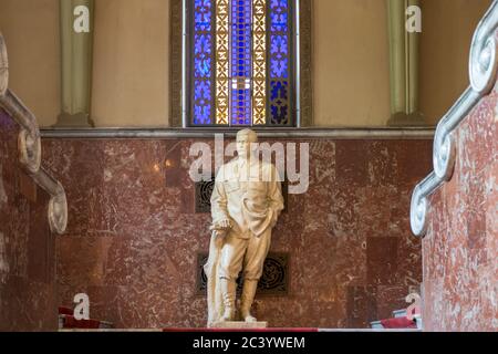 Ingresso; Statua: Il Museo Joseph Stalin, Gori, Georgia - luogo di nascita di Stalin Foto Stock