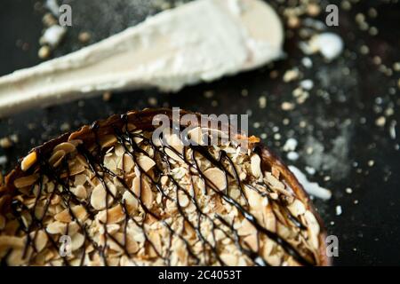 Spuntini per conferenze, biscotti dolci su sfondo rustico Foto Stock