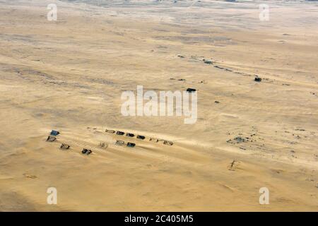 Vista dall'alto sulle miniere di diamanti abbandonate nel deserto del Namib, Namibia, Africa Foto Stock