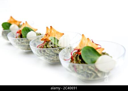 Spuntini per conferenze. Catering a secco. Piccoli spuntini su sfondo bianco Foto Stock