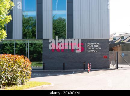 Beaconsfield, Buckinghamshire, Regno Unito. 12 maggio 2020. La Scuola Nazionale di Film e Televisione a Beaconsfield, Buckinghamshire. Il governo ha annunciato che in alcuni anni gli studenti torneranno a scuola, in quanto il Coronavirus Covid-19 Pandemic Lockdown è stato alleggerito. Credit: Mc Lean/Alamy Foto Stock