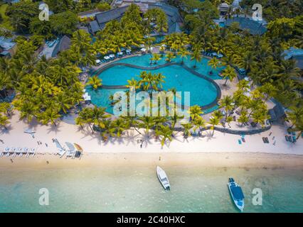 Veduta aerea della bellissima spiaggia di Trou aux Biches, Mauritius. Foto Stock