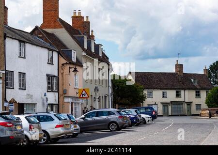 Kimbolton High Street il sabato durante il blocco pandemico Covid-19. Cambridgeshire, Inghilterra, Regno Unito. Foto Stock