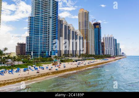 Foto aeree turisti che ritornano a Miami Beach Florida Coronavirus Covid 19 riaprendo la distanza sociale Foto Stock