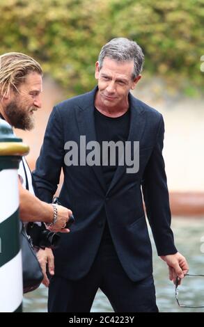 VENEZIA, ITALIA - 02 SETTEMBRE: Ben Mendelsohn è visto arrivare al 76esimo Festival del Cinema di Venezia il 02 settembre 2019 a Venezia, Italia Foto Stock