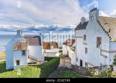 [Dysart, Scozia - Agosto 2019] White house al Pan Ha' Dysart Fife Scozia Foto Stock