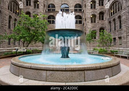 Fontana presso il tribunale della contea di Allegheny, Pittsburgh, Pennsylvania, Stati Uniti Foto Stock