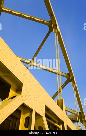 Ponte Fort Duquesne sul fiume Allegheny, Pittsburgh, Pennsylvania, Stati Uniti Foto Stock