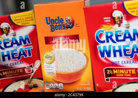 Scatole di zio ben e Crema di prodotti di grano. Foto Stock