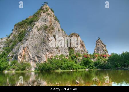 Vista sul Snake Hill Park a Ratchaburi, Thailandia Foto Stock