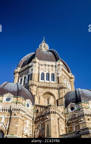 Cattedrale di San Pietro Apostolo, conosciuta anche come Duomo Tonti, di Paolo Tonti, che donò la sua ricchezza per la sua costruzione. Esterno della cupola e del Foto Stock