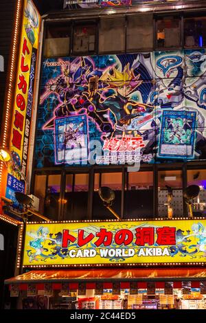 Tokyo / Giappone - 21 ottobre 2017: Card World Akiba, grande negozio di carte nel quartiere Akihabara di Tokyo, Giappone Foto Stock