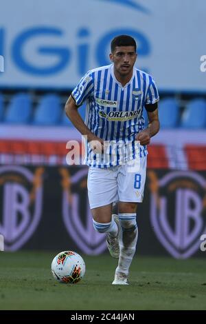 Mattia Valoti (Spal) durante la partita italiana 'sarie A' tra Spal 0-1 Cagliari allo Stadio Paolo Mazza il 23 giugno 2020 a Ferrara. Credit: Maurizio Borsari/AFLO/Alamy Live News Foto Stock