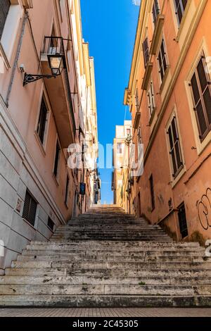 17 febbraio 2019 - Frascati, Roma, Lazio, Italia - un particolare di Frascati, nei Castelli Romani, con uno dei suoi edifici storici e uno dei suoi molti Foto Stock