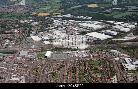 Vista aerea di una zona industriale e di un parco d'affari sul lato est di Crewe, Cheshire Foto Stock