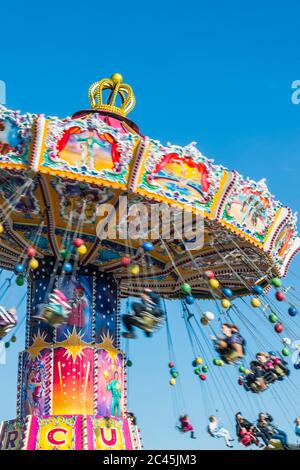 Carosello a catena all'Oktoberfest di Monaco, Baviera, Germania Foto Stock