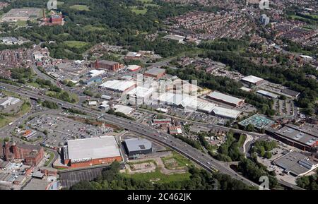 Vista aerea del Peel Retail Park, nel centro di Stockport Foto Stock