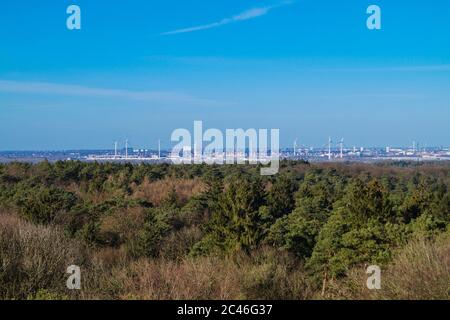 Skyline di Amburgo da un punto di vista nel sud Foto Stock