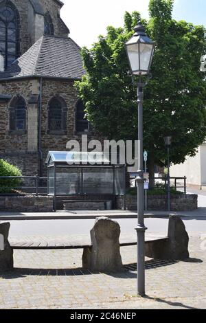 Vecchia chiesa nel villaggio di Langenfeld, Eifel Foto Stock