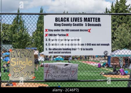 Seattle, WA, USA, 6/16/2020 Chaz/ Chop zone, Black Lives Mater segno in Cal Anderson Park Foto Stock