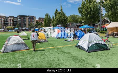 Seattle, WA, USA, 6/16/2020 Chaz/zona di Chop, tende allestite nel Cal Anderson Park Foto Stock