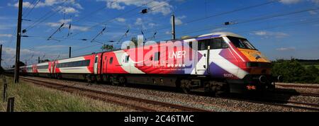 The Flying Scotswoman Train, 82205, East Coast Main Line Railway, Newark on Trent, Nottinghamshire, Inghilterra, UK il servizio Flying Scotsman era rebran Foto Stock