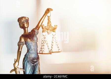 Statua di themis. Simbolo di giustizia e diritto Foto Stock