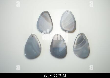 Cabochon grigio naturale agata cinque pezzi Foto Stock