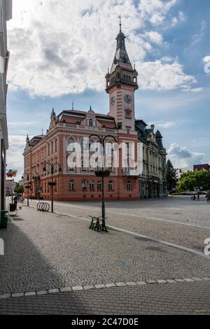 Municipio nel centro della città di Krnov, Repubblica Ceca, Europa. Foto Stock