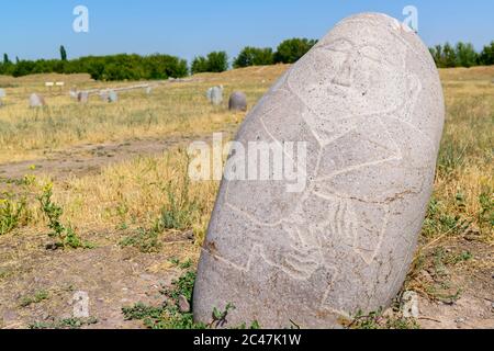 Marcatori tomba nel sito archeologico della torre Burana. Kirghizistan Foto Stock