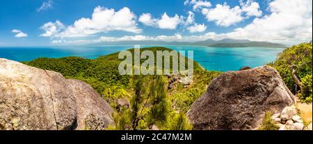 Vista panoramica dalla cima dell'isola di Fitzroy Foto Stock