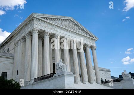 Washington, DC, Stati Uniti. 24 Giugno 2020. La Corte Suprema si trova a Washington, DC, Stati Uniti, mercoledì 24 giugno 2020. Credit: Stefani Reynolds/CNP | Usage worldwide Credit: dpa/Alamy Live News Foto Stock