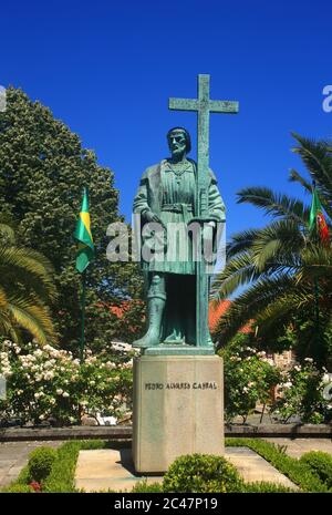 Belmonte, Portogallo. Statua di Pedro Alvares Cabral, nato a Belmonte. Leader della flotta portoghese che sbarcò in Brasile il 22 aprile 1500. Foto Stock