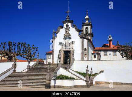 Portogallo, Regione Minho, Viana do Castelo. Cappella di nostra Signora dei dolori - Nossa Senhora da Agonia. Una bella chiesa bianca e granito del 18 ° secolo. Foto Stock