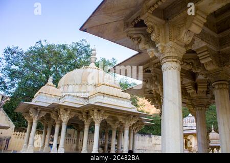 Jaipur India 24 dicembre 2016: Gaitor reale, un cenotafh a Jaipur - Stato del Rajasthan dell'India. Una collezione di mausolei della famiglia reale di Jaipur, Foto Stock