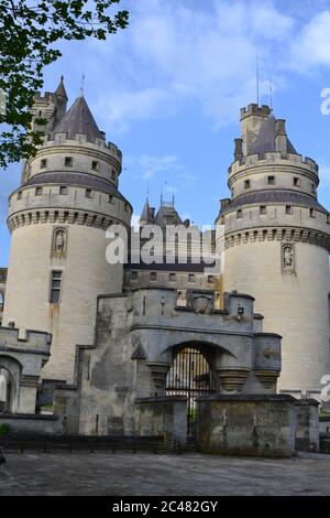 Bellissimo scatto di Pierrefonds castello in Picardie, Francia Foto Stock