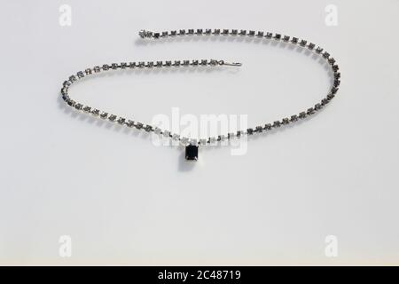 Art Deco rhinestones girocollo choker placcato rodio Foto Stock