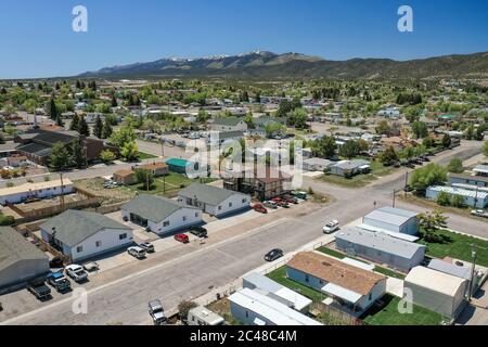 ELY, NEVADA, STATI UNITI - 25 maggio 2020: Un quartiere residenziale nella città di Ely, Nevada. Foto Stock