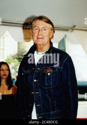 22 giugno 2020 - il regista Joel Schumacher, noto per i successi di botticelle, tra cui 'St. Elmo's Fire,''''The Lost Boys'', ''Falling Down'', così come due film ''Batman'' sono morti all'età di 80 anni. File Foto: 2002 Toronto International Film Festival, Toronto, Ontario, Canada. (Immagine di credito: © Brent Perniac/AdMedia tramite CAVO ZUMA) Foto Stock