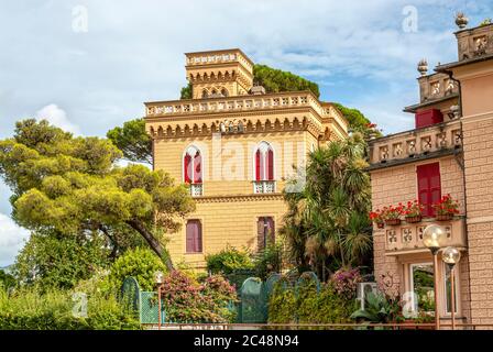 Castello Palazzo Villa gialla in Rapallo, Liguria, Italia Foto Stock