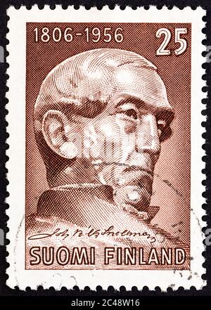 FINLANDIA - CIRCA 1956: Un francobollo stampato in Finlandia mostra Johann V. Snellman (dopo la scultura di E. Wikstrom), circa 1956. Foto Stock