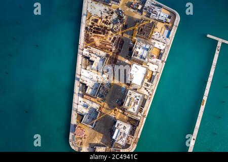 Vista dall'alto del cantiere di costruzione del porto turistico, Ayia Napa, Cipro Foto Stock