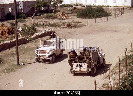 Soldati indiani attaccati all'UNISOM delle Nazioni Unite in pattuglia a Kismayo Somalia 1994 Foto Stock