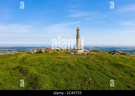 Fotografia aerea di Carn Brea, Redruth, Cornovaglia, Inghilterra, Regno Unito Foto Stock