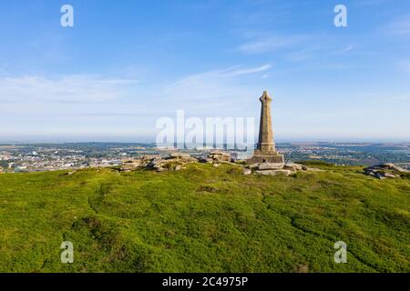 Fotografia aerea di Carn Brea, Redruth, Cornovaglia, Inghilterra, Regno Unito Foto Stock