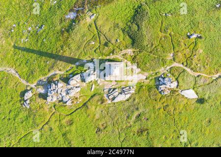 Fotografia aerea di Carn Brea, Redruth, Cornovaglia, Inghilterra, Regno Unito Foto Stock