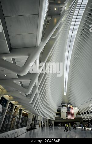 Bellissimo scatto all'interno dell'edificio Oculus di New York City 9/11 Memorial New USA Foto Stock