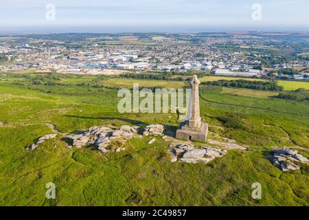 Fotografia aerea di Carn Brea, Redruth, Cornovaglia, Inghilterra, Regno Unito Foto Stock