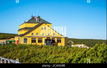 Casa Slesiana, Polacco: Dom Slaski, Ceco: Slezky dum. Rifugio in montagna Giganti, Polonia e Repubblica Ceca. Foto Stock